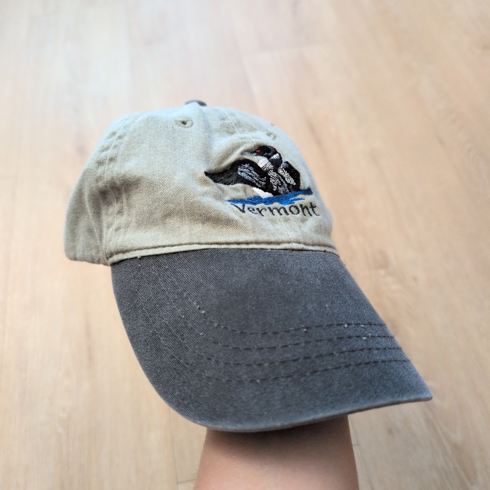 VTG Vermont Loon Bird Embroidered Baseball Cap Khaki Gray Cotton Hat 18-203